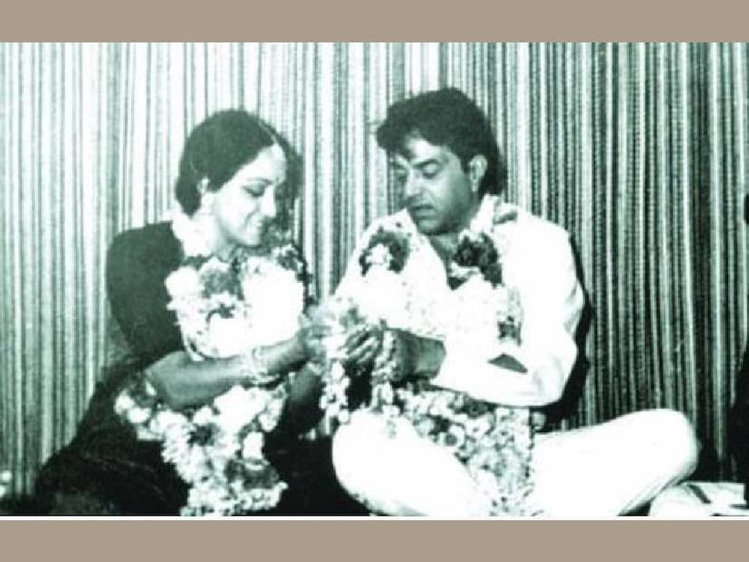 ഇക്കഴിഞ്ഞ ദിവസം മുതൽ ധർമേന്ദ്രയുടെ ആരോഗ്യനിലയിൽ ആശങ്ക തുടരുകയാണ്. വാർധക്യസഹജമായ ആരോഗ്യപ്രശ്നങ്ങൾ നേരിടുന്ന അദ്ദേഹം മുംബൈ ബ്രീച്ച് കാൻഡി ആശുപത്രിയിൽ ചികിത്സയിലാണ്. മരിച്ചു എന്ന് വരെ റിപ്പോർട്ട് പുറത്തുവന്നു. അന്നേരം ഹേമയ്ക്കും മകൾ ഇഷയ്ക്കും വെറുതെയിരിക്കാൻ സാധിച്ചില്ല. അദ്ദേഹത്തിന്റെ ആരോഗ്യനിലയിൽ പുരോഗതിയുണ്ടെന്നും തെറ്റായ വാർത്ത പ്രചരിപ്പിക്കരുത് എന്നും അവർ സമൂഹമാധ്യമങ്ങളിലൂടെ പ്രതികരിച്ചു. കോളിക്കളം നിറഞ്ഞ വിവാഹവും ജീവിതവുമായിരുന്നു ഹേമ മാലിനിയുടെയും ധർമേന്ദ്രയുടെയും (തുടർന്ന് വായിക്കുക)