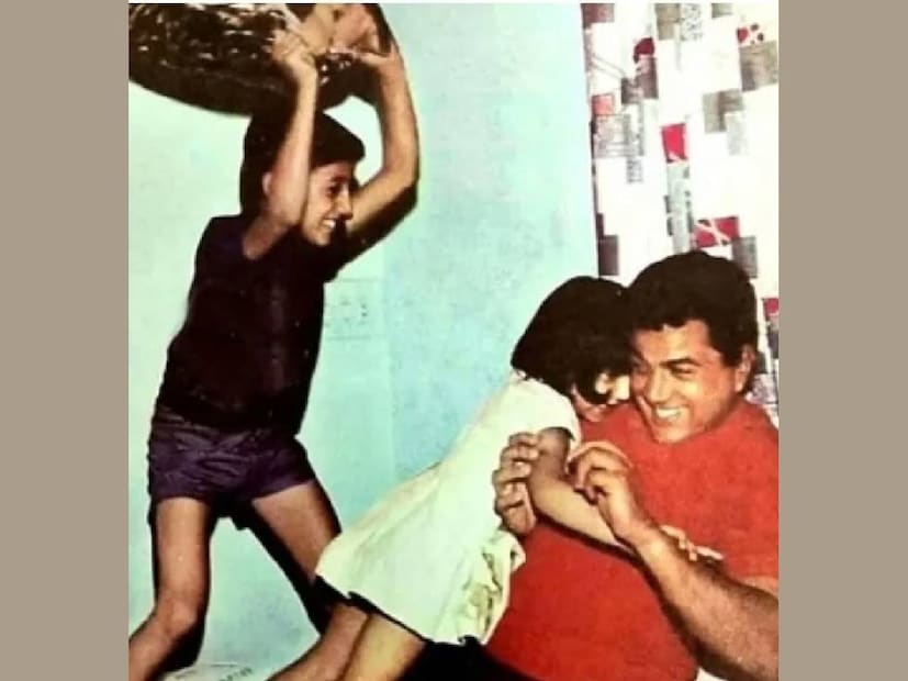 തന്റെ തൊണ്ണൂറാം ജന്മദിനത്തിന് ദിവസങ്ങൾ ശേഷിക്കവേയാണ് ധർമേന്ദ്രയുടെ വിടവാങ്ങൽ. അച്ഛന്റെയും മകളുടെയും പിറന്നാൾ ഒന്നിച്ചാഘോഷിക്കും എന്ന പ്ലാൻ പോലും പുറത്തുവന്നിരുന്നു. എന്നാൽ, 89ന്റെ പടിയിറക്കം കാണാൻ നിൽക്കാതെ അദ്ദേഹം യാത്രയായി. പിതാവിന്റെ വിയോഗവേളയിൽ സണ്ണി, ബോബി, ഇഷ, അഹാനമാരെ പലരും ശ്രദ്ധിച്ചു. അപ്പോഴും പ്രകാശ് കൗറിൽ അദ്ദേഹത്തിന് പിറന്ന മക്കളായ അജീതയും വിജേതയും എവിടെയും ചർച്ചയാക്കപ്പെട്ടില്ല. അവർ അവിടെയുണ്ടോ എന്ന് പോലും തീരെ വേണ്ടപ്പെട്ടവർക്കല്ലാതെ മറ്റാർക്കും അറിയില്ല (തുടർന്ന് വായിക്കുക)