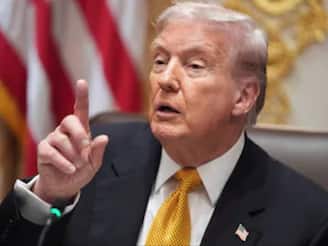 ഗ്രീൻലാൻഡ് പിടിച്ചടക്കുന്നത് എതിർക്കുന്ന രാജ്യങ്ങൾക്ക് മേൽ തീരുവ ചുമത്തുമെന്ന് ട്രംപിന്റെ ഭീഷണി