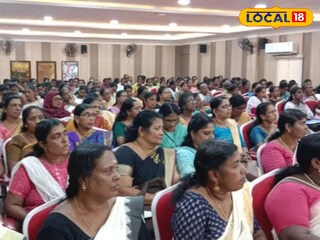 മലയാളഭാഷാ ദിനാചരണ സദസ്സിൽ നിന്ന്