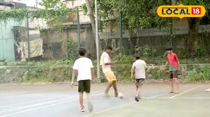 സ്റ്റേഡിയത്തിൽ കായിക പരിശീലനം നടത്തുന്ന കുട്ടികൾ സ്റ്റേഡിയത്തിൽ കായിക പരിശീലനം നടത്തുന്ന കുട്ടികൾ