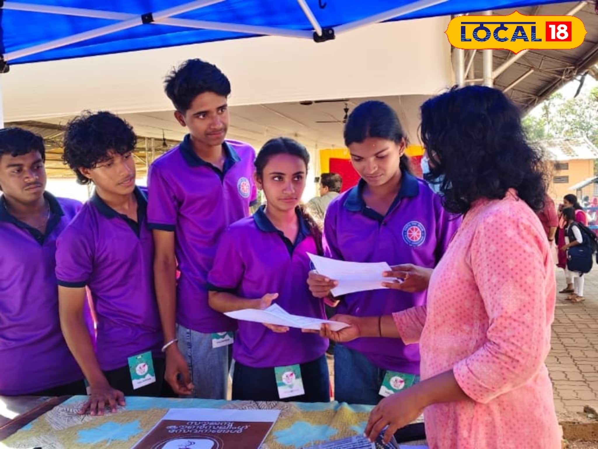 കുട്ടികൾക്ക് സഹായഹസ്തവുമായി സ്നേഹിത: കണ്ണൂർ കുടുംബശ്രീ മിഷൻ്റെ ജെൻഡർ ക്യാമ്പയിൻ കലോത്സവ വേദിയിൽ