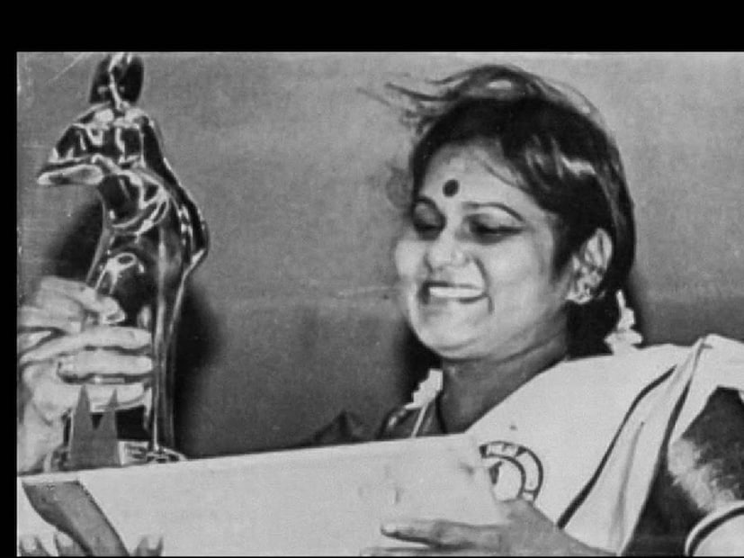 'തേവർ മകൻ' എന്ന ചിത്രത്തിന് ഭരതന് ദേശീയ അംഗീകാരവും ലഭിച്ചിരുന്നു. കെ.പി.എ.സി. ലളിതയ്ക്ക് നാല് വർഷങ്ങളിലായി വന്നുചേർന്നത് മുഴുവനും മികച്ച രണ്ടാമത്തെ നടിക്കുള്ള പുരസ്കാരമാണ്. നീലപൊന്മാൻ (1975), ആരവം (1978), അമരം (1990), കടിഞ്ഞൂൽ കല്യാണം, ഗോഡ്ഫാദർ, സന്ദേശം (1991) സിനിമകൾക്കായിരുന്നു കെ.പി.എ.സി. ലളിത സംസ്ഥാന പുരസ്കാരങ്ങൾക്കുടമയായത്. അമരം, ശാന്തം ചിത്രങ്ങൾക്ക് രണ്ടു തവണ മികച്ച സപ്പോർട്ടിങ് വേഷം ചെയ്ത താരത്തിനുള്ള ദേശീയ അംഗീകാരവും ലളിതയെ തേടിയെത്തിയിരുന്നു