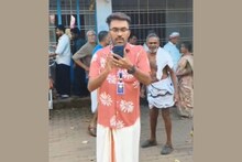 മലപ്പുറത്ത് എസ്‌ഐആറിന്റെ ഫോം വിതരണ ക്യാംപില്‍ സ്ത്രീകള്‍ക്ക് മുന്നില്‍ വച്ച് ഉടുമുണ്ട് പൊക്കി കാണിച്ച ബിഎല്‍ഒയെ നീക