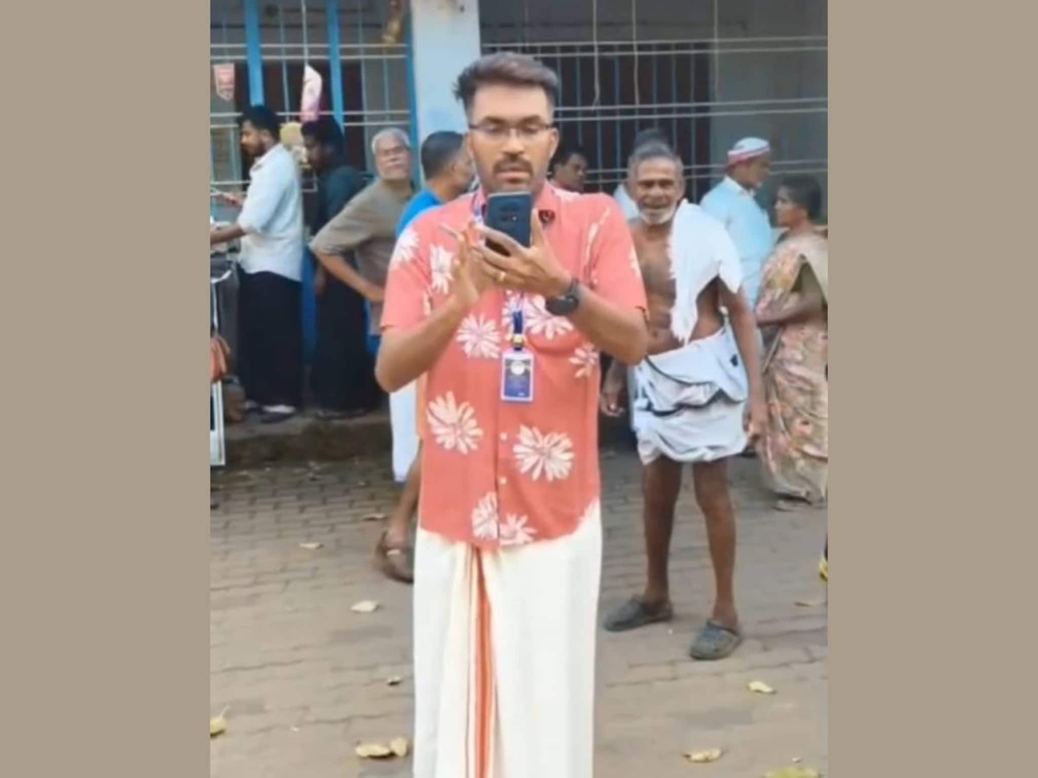 മലപ്പുറത്ത് എസ്‌ഐആറിന്റെ ഫോം വിതരണ ക്യാംപില്‍ സ്ത്രീകള്‍ക്ക് മുന്നില്‍ വച്ച് ഉടുമുണ്ട് പൊക്കി കാണിച്ച ബിഎല്‍ഒയെ നീക്കി