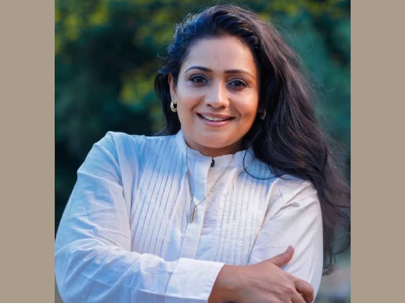 മൂന്നാം വിവാഹബന്ധം പിരിയാനുണ്ടായ കാരണം മീര എവിടെയും ഇതുവരെയും വെളിപ്പെടുത്തിയിട്ടില്ല. വിപിൻ പുതിയങ്കം തന്റെ മകന് അച്ഛന്റെ സ്ഥാനത്ത് നല്ലനിലയിൽ നിൽക്കുന്നയാളെന്നും, കുടുംബത്തെ ഒന്നിച്ചു കൊണ്ടുപോകുന്ന ഘടകമെന്നും മീര വാസുദേവൻ ഒരു ഇൻസ്റ്റഗ്രാം പോസ്റ്റിൽ കുറിക്കുകയുണ്ടായി. എന്നിട്ടും എന്തുകൊണ്ട് അവർ പിരിഞ്ഞു എന്ന കാര്യം അവ്യക്തം. കുടുംബവിളക്ക് എന്ന പരമ്പരയിൽ മീര നായികയായിരുന്നു. ഇതിൽ ഛായാഗ്രാഹകനായിരുന്നത് വിപിൻ പുതിയങ്കവും. ഇവിടെ തുടങ്ങിയ പ്രണയം വിവാഹത്തിൽ എത്തുകയായിരുന്നു