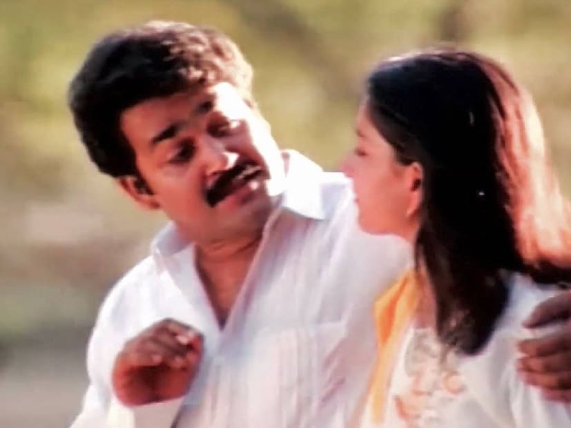 മണിരത്നം സംവിധാനം ചെയ്ത 'ഗീതാഞ്ജലി'യാണ് ഈ നടിയുടെ ആദ്യ ചിത്രം. അവിടെ നിന്നും അവർ മലയാളം തെലുങ്ക്, കന്നഡ ഭാഷകളിലും ഓരോ ചിത്രത്തിൽ വീതം അഭിനയിച്ചു. ഇന്നും 'ഒ പ്രിയാ പ്രിയാ... എൻ പ്രിയാ പ്രിയാ' എന്ന ഗാനം ഹിറ്റാണ്. നടൻ നാഗാർജുനയുടെ കരിയറിൽ വഴിത്തിരിവായി മാറിയ സിനിമ കൂടിയായിരുന്നു ഇത്. മരണാസന്നനായ രണ്ടുപേരുടെ പ്രണയം ഇതിവൃത്തമായ ചിത്രമായിരുന്നു ഇത്. അതേ വർഷം തന്നെയാണ് ഈ നടിയുടെ ആദ്യത്തെ മലയാള സിനിമയും വന്നത്. ഇത്രയുമെല്ലാം പറഞ്ഞാൽ തന്നെ ആ നടി ആരെന്ന് കണ്ടെത്താവുന്നതേയുള്ളൂ (തുടർന്ന് വായിക്കുക)