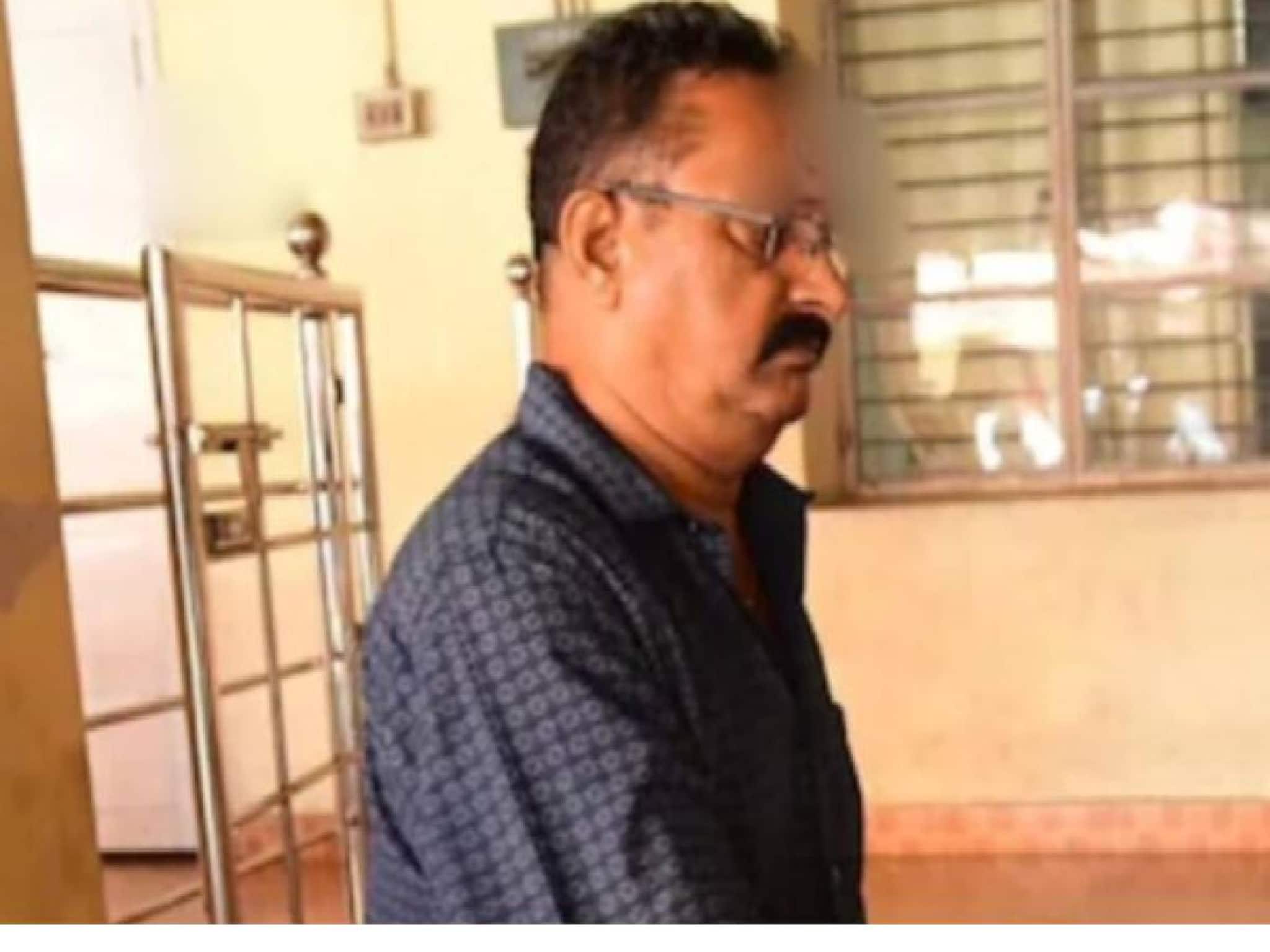 ശബരിമല സ്വർണക്കൊള്ള പ്രതിയുടെ ഭാര്യയുടെയും രണ്ടു പ്രതികളുടെയും സാക്ഷിയുടേയും മരണങ്ങളിലെ വിവരങ്ങൾ തേടുന്നു