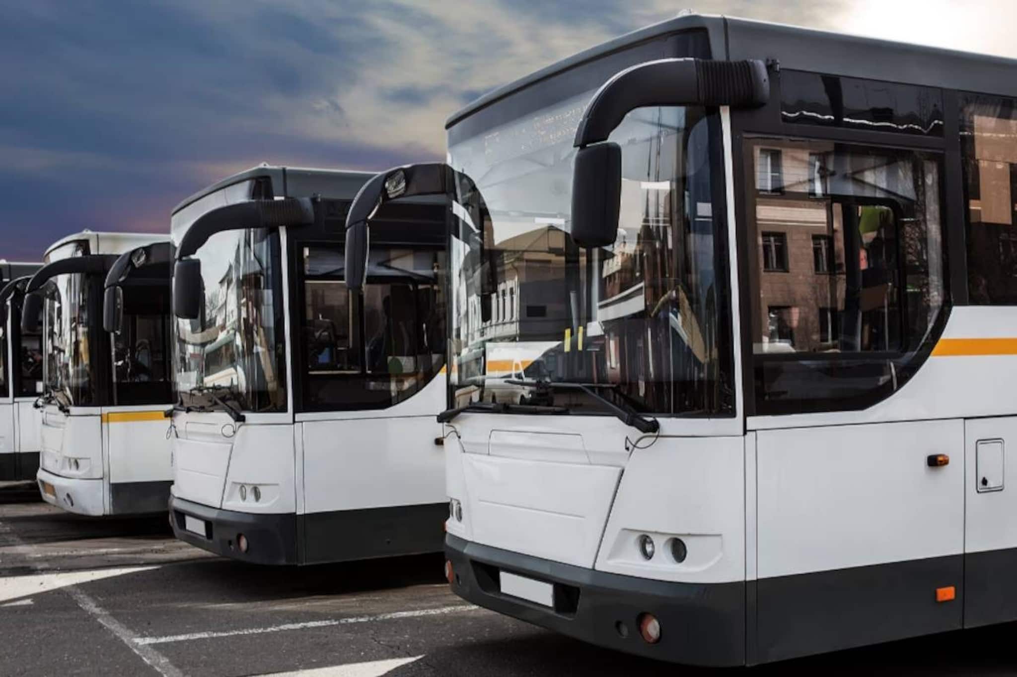 കേരളത്തില്നിന്നുള്ള അന്തർസംസ്ഥാന ടൂറിസ്റ്റ് ബസുകൾ തിങ്കളാഴ്ച മുതൽ സർവീസ് നിർത്തിവെക്കും കേരളത്തില്നിന്നുള്ള അന്തർസംസ്ഥാന ടൂറിസ്റ്റ് ബസുകൾ തിങ്കളാഴ്ച മുതൽ സർവീസ് നിർത്തിവെക്കും