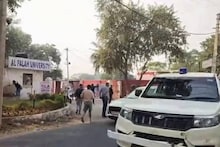 ഹരിയാനയിൽ സ്‌ഫോടകവസ്തു പിടികൂടിയ കേസിൽ വനിതാ ഡോക്ടറും നിരീക്ഷണത്തിൽ; കാറിൽ നിന്ന് തോക്കും വെടിയുണ്ടകളും