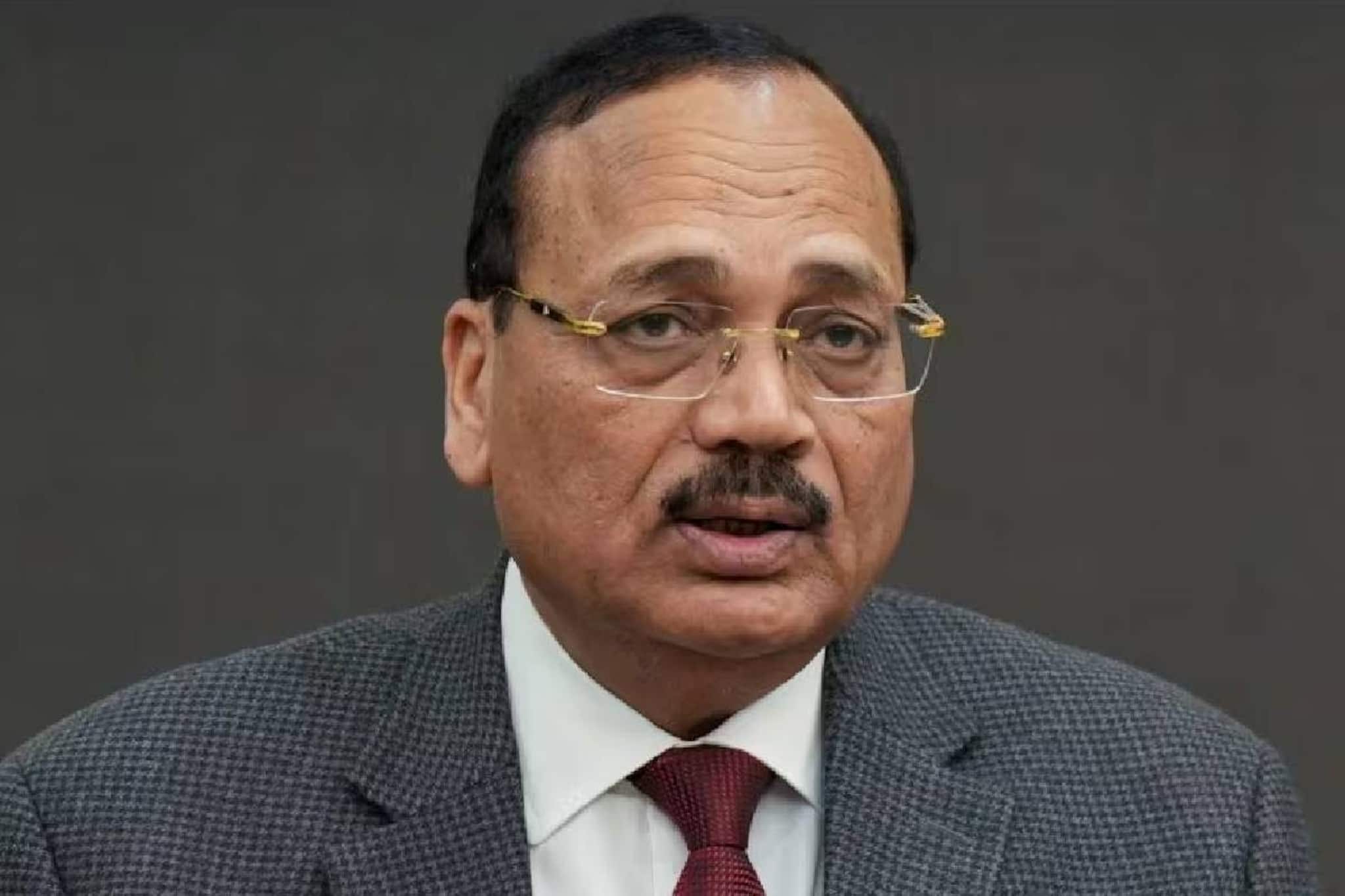 സുപ്രീം കോടതിയുടെ 53-ാമത് ചീഫ് ജസ്റ്റിസായി ജസ്റ്റിസ് സൂര്യകാന്ത് സത്യപ്രതിജ്ഞ ചെയ്തു