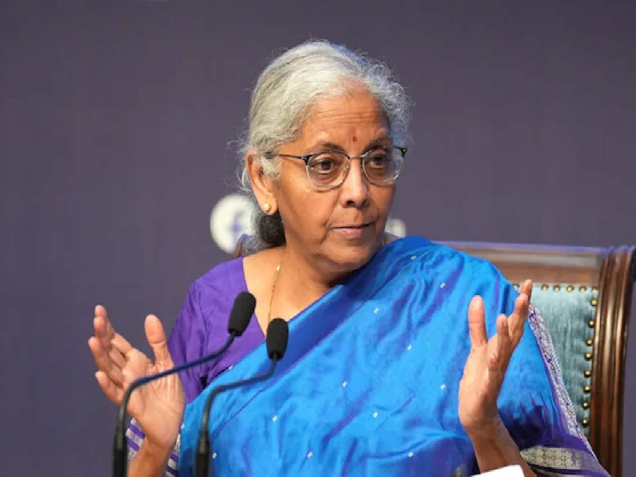 കേന്ദ്ര ധനമന്ത്രി സ്ഥിരീകരിച്ചു; രാജ്യത്തെ പൊതുമേഖലാ ബാങ്കുകൾ ഇനിയും ലയിപ്പിക്കുമെന്ന് നിര്‍മലാ സീതാരാമന്‍