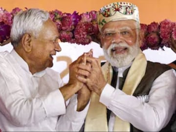 നരേന്ദ്ര മോദിക്കൊപ്പം നിതീഷ് കുമാർ