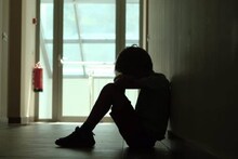 കൊച്ചിയിൽ 12കാരനെ ക്രൂരമായി മർദിച്ച യൂട്യൂബർ അമ്മയും കൂട്ടുകാരനും അറസ്റ്റിൽ