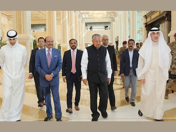 പിണറായി വിജയൻ കുവൈറ്റിൽ പിണറായി വിജയൻ കുവൈറ്റിൽ