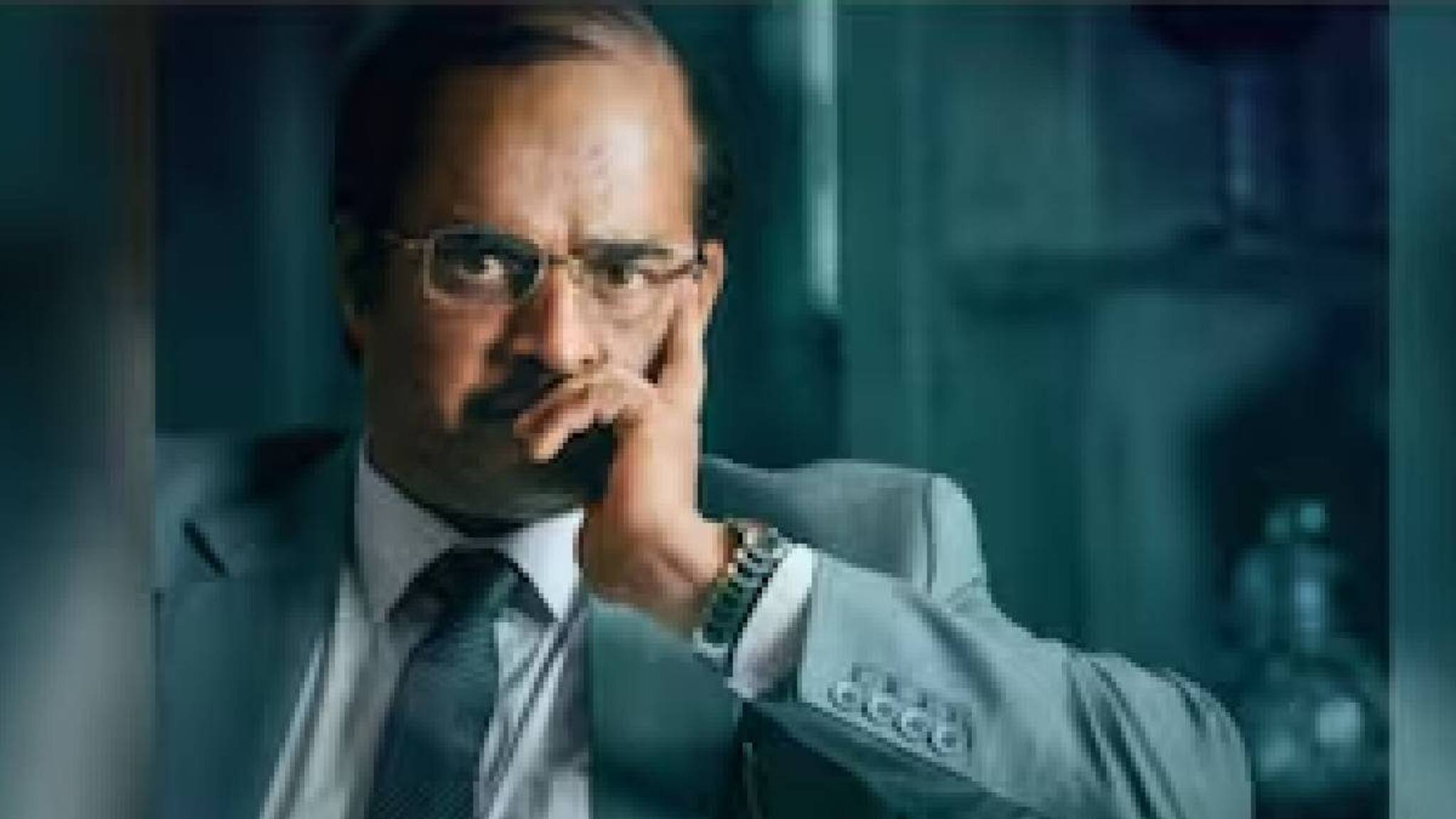 നാല് മണിക്കൂറിലെ മേക്കോവറാണ്; ഈ നടനെ കണ്ടിട്ട് ആരെന്ന് മനസിലാവുന്നുണ്ടോ?