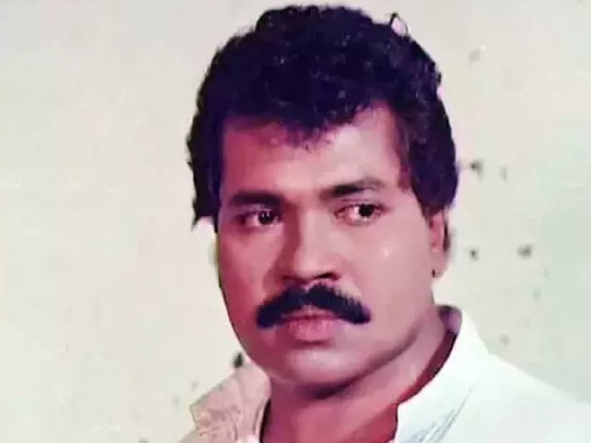  "എനിക്കന്ന് 17 വയസായിരുന്നു. അതൊരു വിവാഹം എന്ന് വിളിക്കാൻ കഴിയില്ല. ഞാൻ അദ്ദേഹത്തോടൊപ്പം ഒന്നര വർഷം ഉണ്ടായിരുന്നു. ഒരു കുഞ്ഞും പിറന്നു. കുഞ്ഞ് പിറന്ന് മൂന്നു മാസങ്ങൾ കഴിഞ്ഞതും, അദ്ദേഹത്തിന്റെ പരസ്ത്രീ ബന്ധം ഞാൻ കണ്ടെത്തി. അതിന് ശേഷം അതിലും വലിയ പ്രശ്നങ്ങൾ തലപൊക്കി. ഞാൻ അയാളുടെ നാലാം ഭാര്യയായിരുന്നു. അതൊന്നും ഞാൻ അറിഞ്ഞിരുന്നില്ല. ഇനി നിങ്ങൾ പറയുന്നത് കേൾക്കില്ല എന്ന് പറഞ്ഞ് ഞാൻ ഇറങ്ങി," അഞ്ചു പറഞ്ഞു