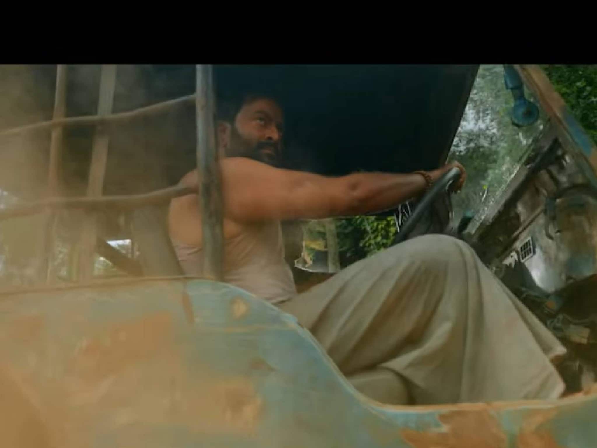 Vilaayath Budha | അവന്റെ തൊഴിലാ ചന്ദനമോഷണം; മാസ് വരവിൽ ഡബിൾ മോഹൻ; 'വിലായത്ത് ബുദ്ധ' ട്രെയ്‌ലർ