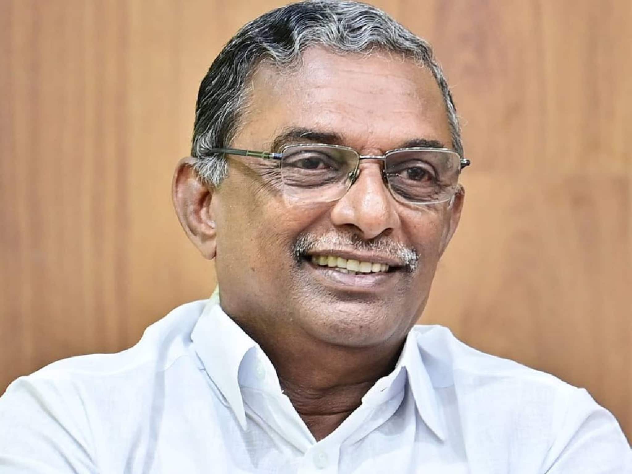 ശബരിമല സ്വര്‍ണക്കൊള്ള കേസിൽ ദേവസ്വം ബോർഡ് മുൻ പ്രസിഡന്റ് എ പത്മകുമാര്‍ അറസ്റ്റിൽ