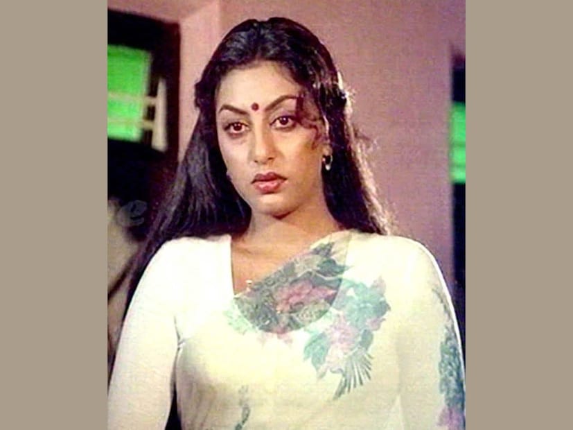 എയ്ഡ്സ് ബാധിതയായി മരിച്ച നടി നിഷ നൂറിന്റെ വർത്തകൾക്കൊപ്പം പലപ്പോഴും പ്രചരിച്ചത് സ്വപ്നയുടെ ചിത്രങ്ങളായിരുന്നു. അപ്പോഴും അത് നിഷേധിക്കാൻ പോലും സ്വപ്ന എവിടെയും വന്നില്ല. പഞ്ചാബ് സ്വദേശിനിയായ സ്വപ്ന, കന്നഡ ചലച്ചിത്ര മേഖലയിലൂടെയാണ് സിനിമയിൽ വരുന്നത്. എന്നാൽ, കരിയർ ബ്രേക്ക് ലഭിച്ചതാവട്ടെ, മലയാളത്തിലും. പി.ജി. വിശ്വംഭരന് സംഘർഷം എന്ന ചിത്രത്തിൽ രതീഷിന്റെ നായികയായി സ്വപ്ന ബിഗ് സ്‌ക്രീനിലെത്തി. 'സ്വപ്ന' എന്ന് പേരുള്ള തെലുങ്ക്-കന്നഡ ചിത്രത്തിലും അവർ നായികയായി (തുടർന്ന് വായിക്കുക)