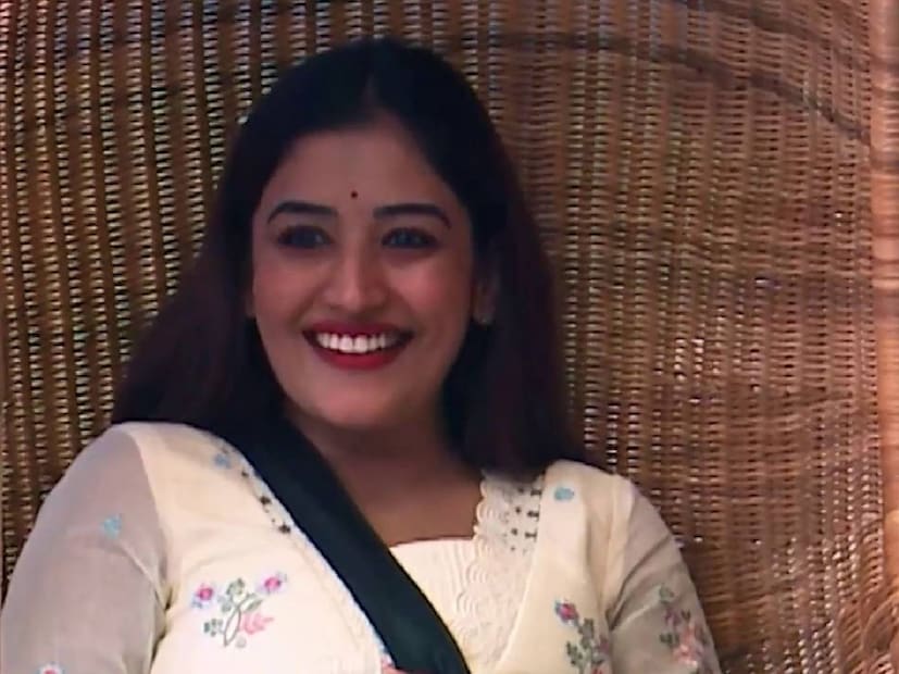 ബിഗ് ബോസിൽ വന്ന് ഞാൻ വെറുതെ എവിടെയെങ്കിലും ഇരുന്ന്, ഒന്നും ചെയ്യാതിരുന്നാൽ പി.ആറിന് എന്നെ വിജയിപ്പിക്കാൻ കഴിയില്ല. ഇനി 50 ലക്ഷം കൊടുത്താലും ജയിപ്പിച്ചെടുക്കാൻ കഴിയില്ല. ഞാൻ എന്തെങ്കിലും ചെയ്തേ മതിയാവൂ. ഇവിടെ വരുന്നതിനും മുൻപേ എനിക്ക് എത്ര ദിവസം വരെ പിടിച്ചുനിൽക്കാൻ കഴിയും എന്നൊരു ധാരണ ഉണ്ടായിരുന്നു. എന്റർടെയ്‌നർ ആയി നിൽക്കാം എന്നായിരുന്നു ആഗ്രഹം. പക്ഷേ, ഗെയിമിനുള്ളിൽ അതെല്ലാം മാറി. ഞാൻ ആ വീട്ടിൽ ശരിക്കും  ജീവിക്കുകയായിരുന്നു...