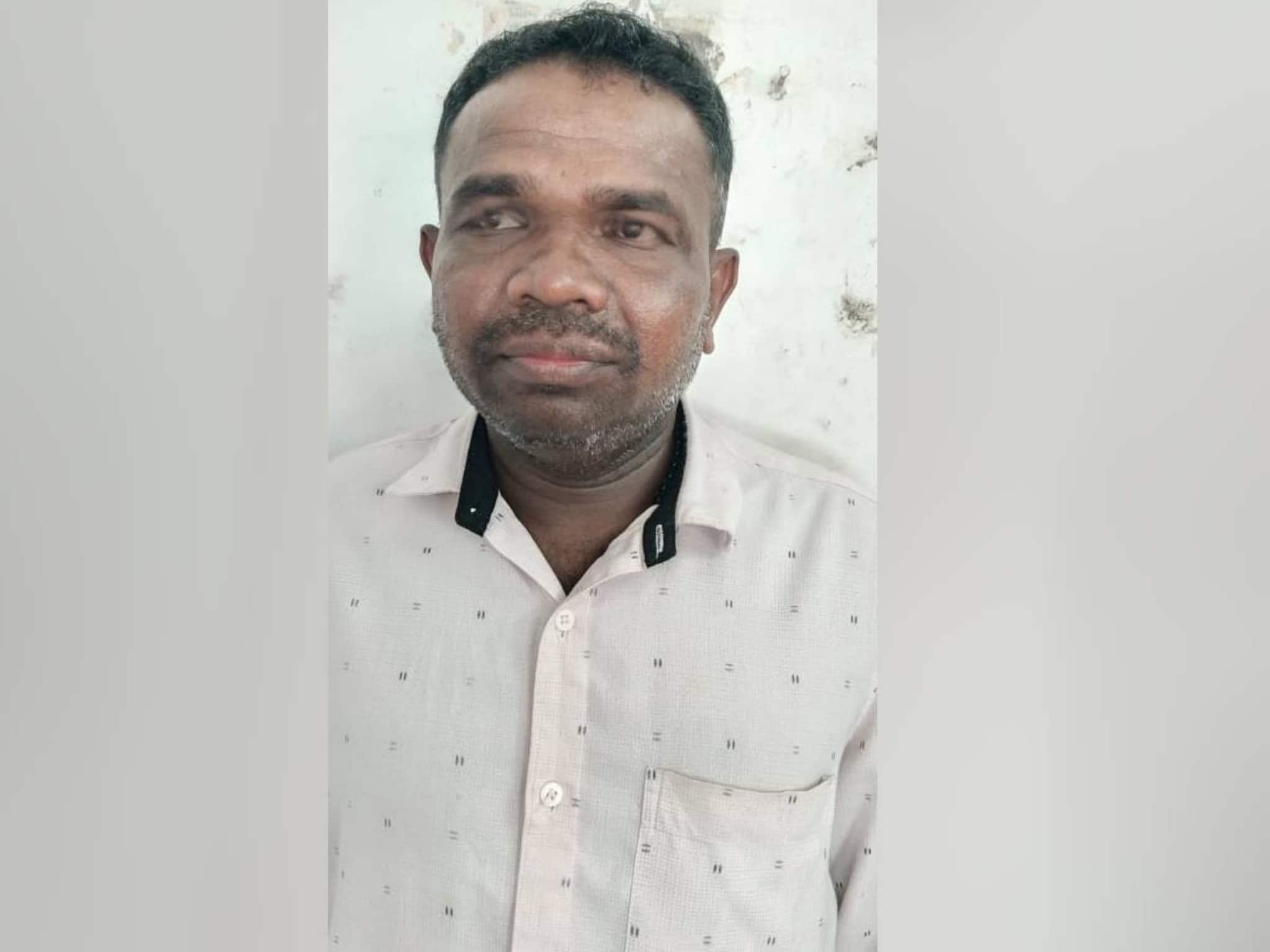 കാസർഗോഡ് ശ്‌മശാനത്തിൽ നിന്ന് മരം മുറിച്ചു കടത്തിയ പഞ്ചായത്തംഗം അറസ്റ്റിൽ