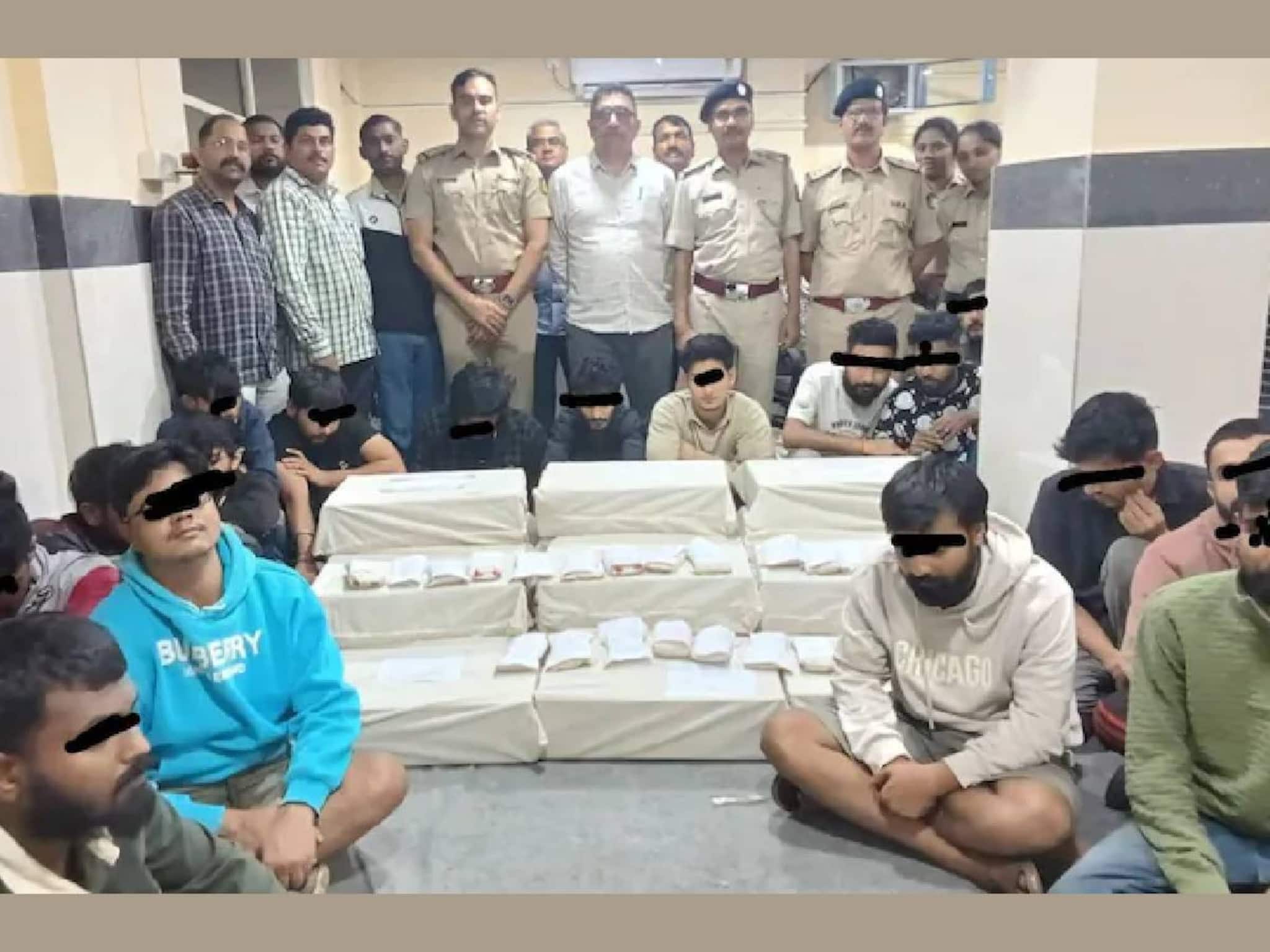 അമേരിക്കൻ പൗരന്മാരെ ലക്ഷ്യമിട്ട് പണത്തട്ടിപ്പ്; ബംഗളുരുവിലെ കോൾസെന്റർ റെയ്‌ഡിൽ 33 അറസ്റ്റ്