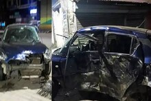 ഇടപ്പള്ളിയില്‍ കാര്‍ മെട്രോ പില്ലറില്‍ ഇടിച്ച് രണ്ടു വിദ്യാർത്ഥികൾ മരിച്ചു; കാറിന്റെ അലോയ് വീല്‍ ഊരിത്തെറിച്ചു