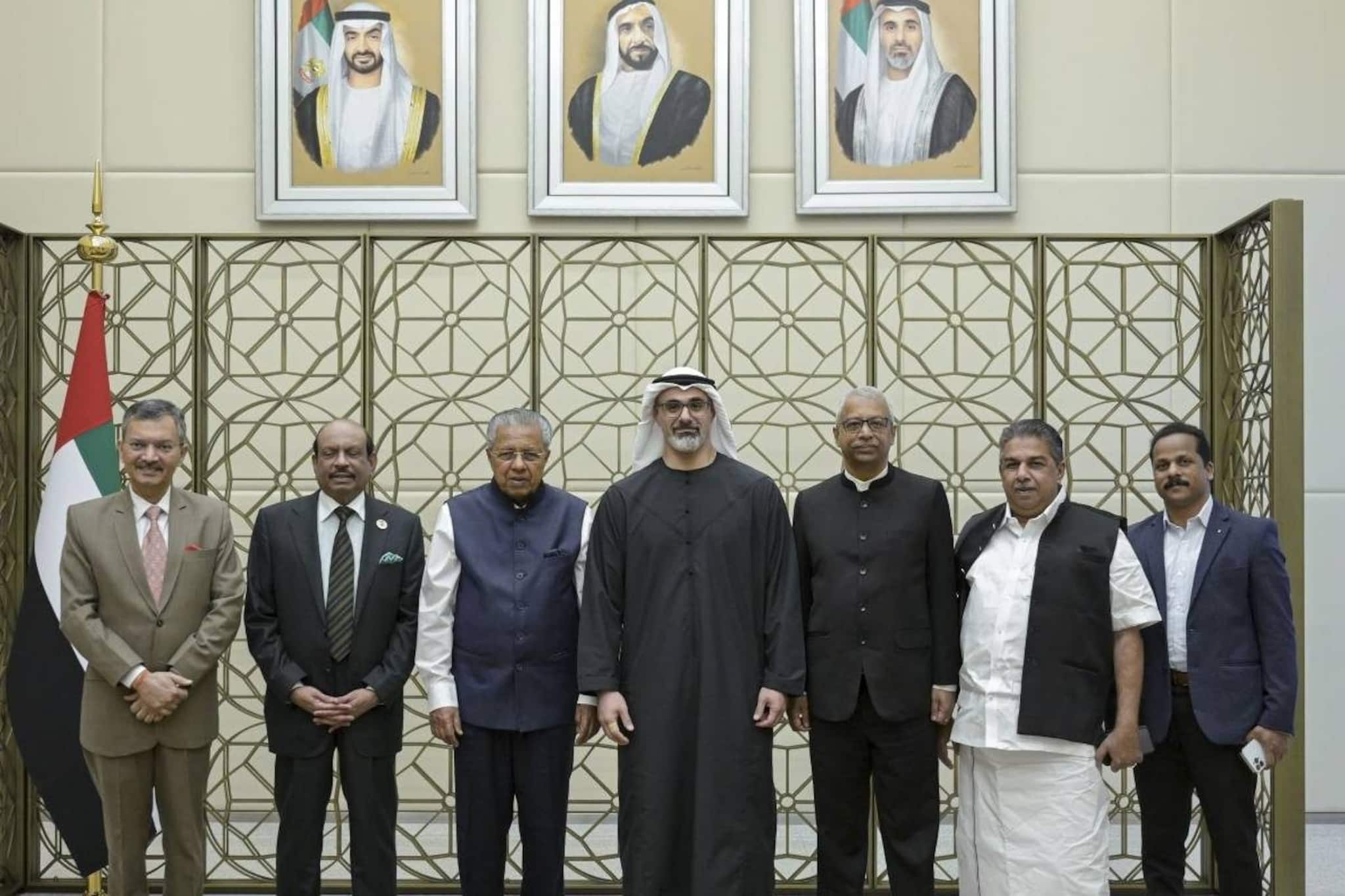 അബുദാബി കിരീടാവകാശിയുമായി മുഖ്യമന്ത്രി പിണറായി വിജയൻ കൂടിക്കാഴ്ച നടത്തി അബുദാബി കിരീടാവകാശിയുമായി മുഖ്യമന്ത്രി പിണറായി വിജയൻ കൂടിക്കാഴ്ച നടത്തി