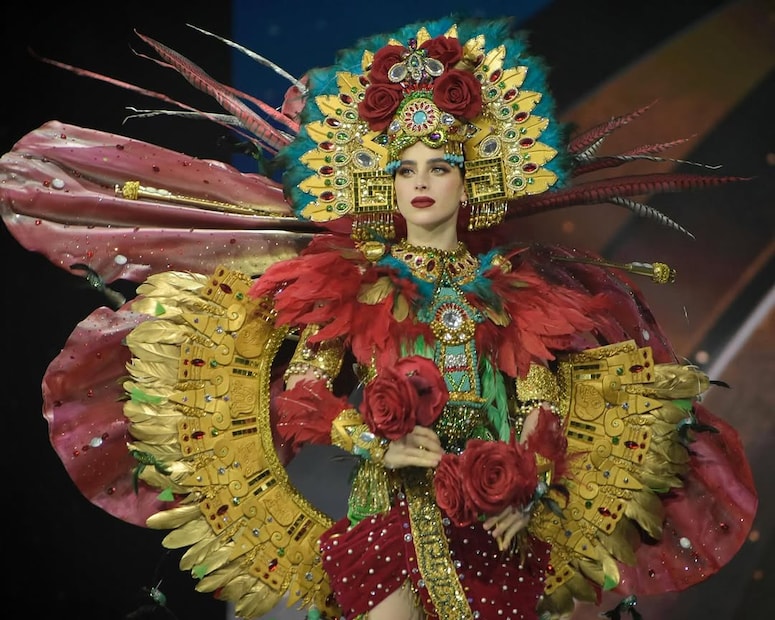  ഫാത്തിമയോട് ചോദിച്ച രണ്ടാമത്തെതും, ഏറ്റവും നിർണ്ണായകമായതുമായ ചോദ്യം ഇതായിരുന്നു: "ഇന്ന് രാത്രി നിങ്ങൾക്ക് മിസ് യൂണിവേഴ്സ് 2025 കിരീടം ലഭിക്കുകയാണെങ്കിൽ, യുവതികളെ ശാക്തീകരിക്കുന്നതിനായി നിങ്ങൾ ഈ വേദി എങ്ങനെ ഉപയോഗിക്കും?". (Image: Fatima Bosch/ Instagram)