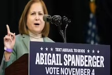 വിര്‍ജീനിയയുടെ ലെഫ്റ്റനന്റ് ഗവര്‍ണറാകുന്ന ആദ്യ ഇന്ത്യന്‍ വംശജയും ആദ്യ മുസ്ലീമും; ആരാണ് ഗസാല ഹാഷ്മി?