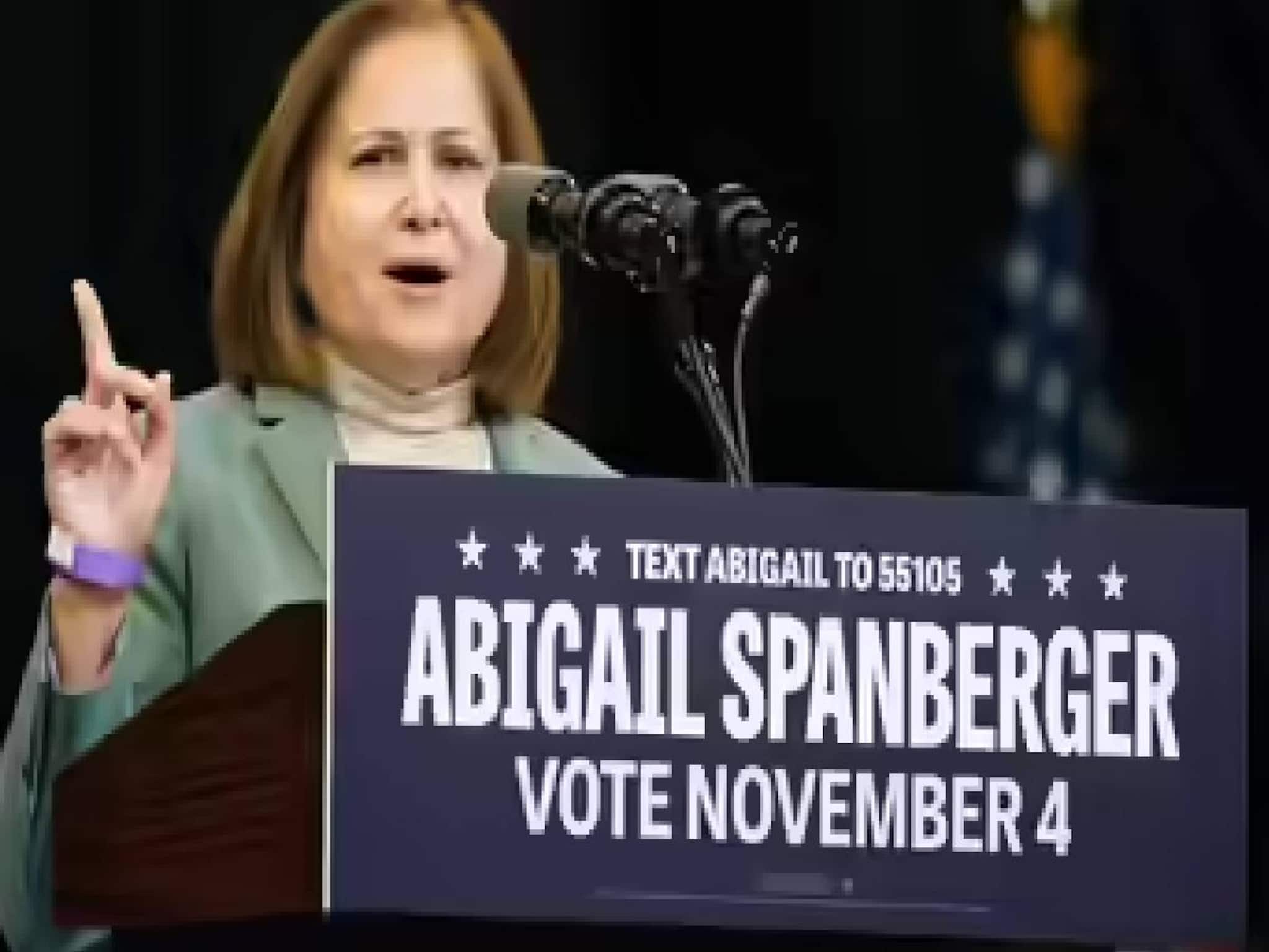 വിര്‍ജീനിയയുടെ ലെഫ്റ്റനന്റ് ഗവര്‍ണറാകുന്ന ആദ്യ ഇന്ത്യന്‍ വംശജയും ആദ്യ മുസ്ലീമും; ആരാണ് ഗസാല ഹാഷ്മി?