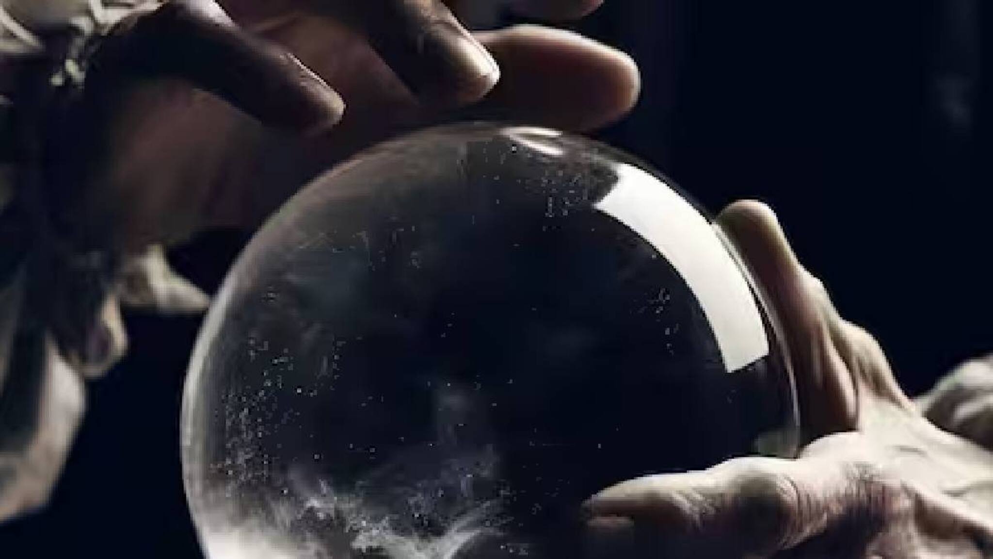 കോടീശ്വരന്മാരാകുമെന്ന് ജോത്സ്യൻ; ഓസ്‌ട്രേലിയയില്‍ 53-കാരിയും മകളും തട്ടിയെടുത്തത് 588 കോടി രൂപ