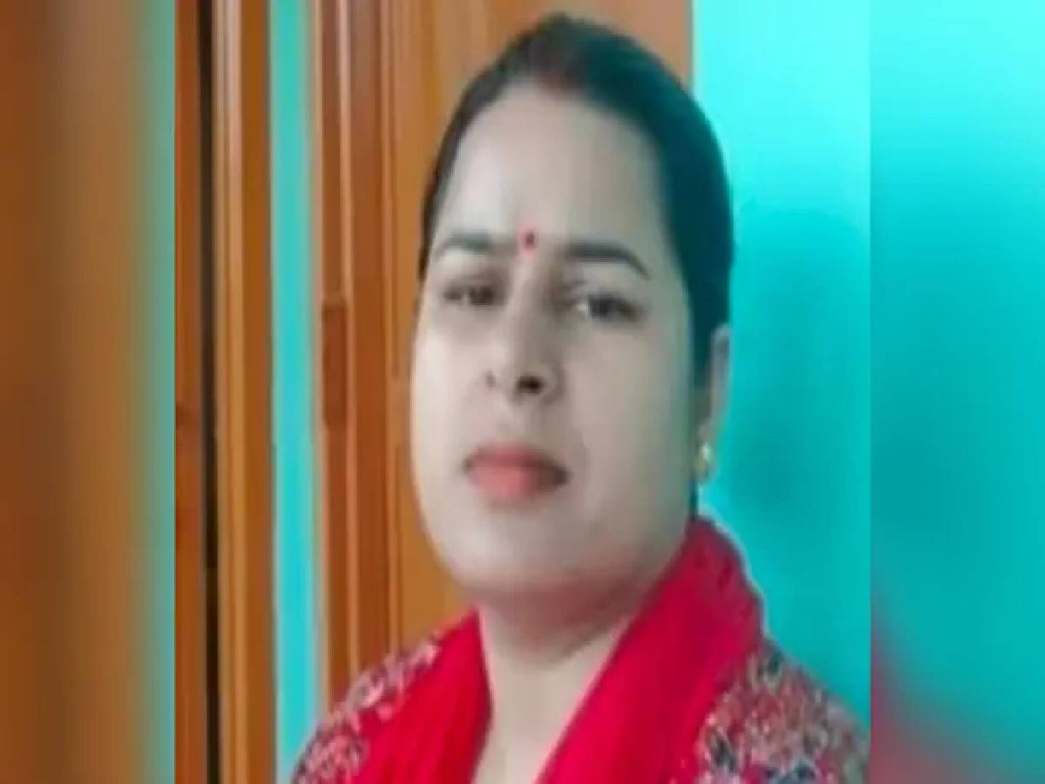 ജീവനൊടുക്കിയ ഭാര്യയുടെ സമീപം ചോരകൊണ്ട് എഴുതിയ ' ഭർത്താവ് നിരപരാധി' പോലീസിനെ നയിച്ചത് കൊലപാതകിയിലേക്ക്