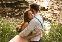 ഈ ജോലി ട്രൈ ചെയ്യുന്നോ? 5 മിനിറ്റ് നേരത്തെ ആലിംഗനത്തിന് 600 രൂപവരെ