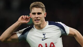 മിക്കി ഫാൻ ഡേ ഫെൻ (AP)