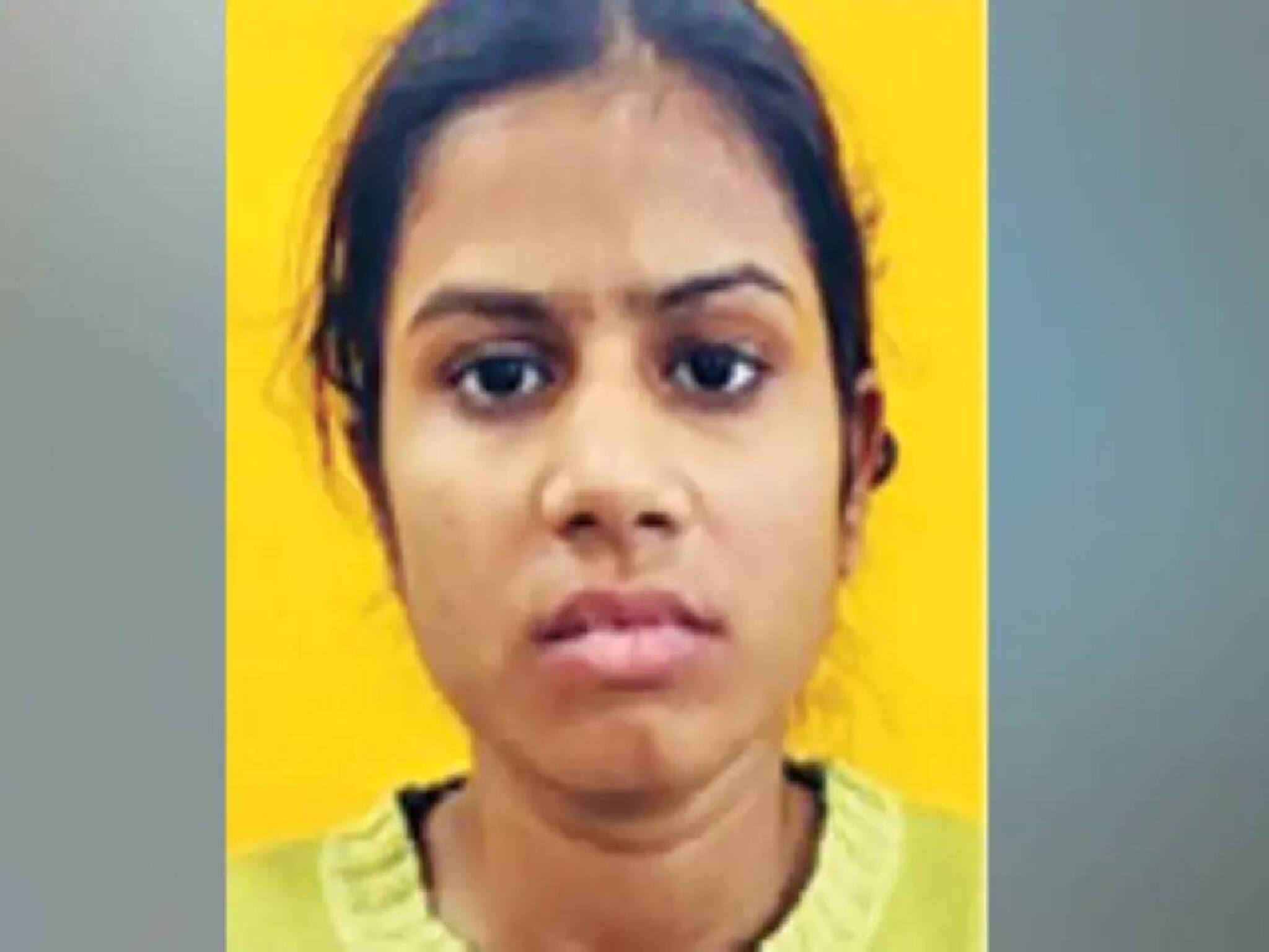 എംവിഡി ഉദ്യോഗസ്ഥയെന്ന് പറഞ്ഞ് ഫോൺ ഹാക്ക് ചെയ്ത് 10 ലക്ഷം തട്ടിയ യുവതി അറസ്റ്റിൽ