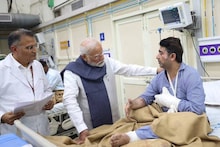 ഡൽഹി സ്ഫോടനത്തിൽ പരിക്കേറ്റവരെ പ്രധാനമന്ത്രി മോദി ആശുപത്രിയിൽ സന്ദർശിച്ചു