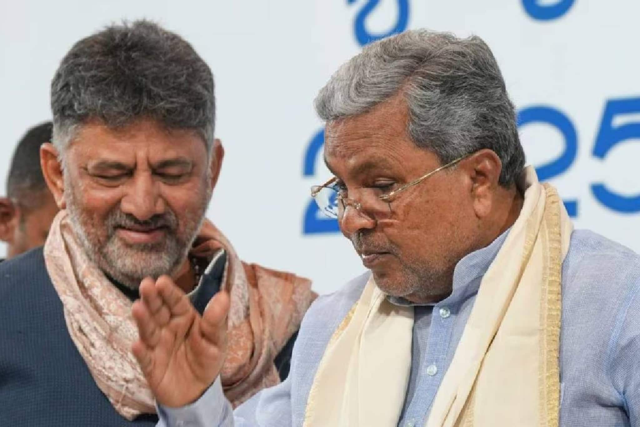 മുഖ്യമന്ത്രി സ്ഥാനത്തിനായി കർണാടകയിൽ വീണ്ടും പോരോ? ഡി.കെ. ശിവകുമാറിന്റെ എംഎൽഎമാർ ഡൽഹിയിൽ