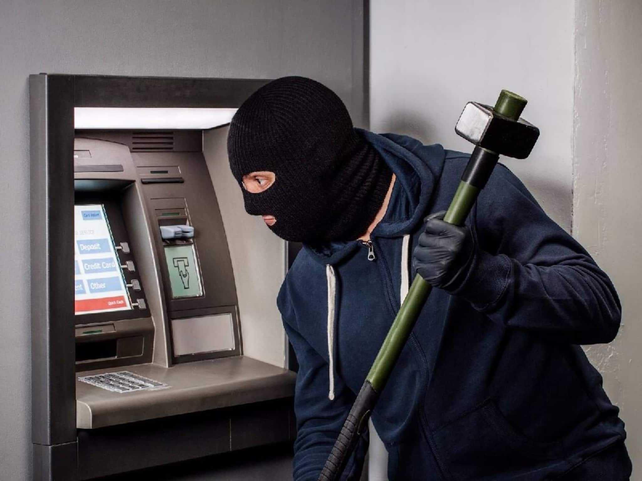 ബെംഗളൂരുവില് എടിഎം വാനിലെ ഏഴ് കോടി രൂപ സിസിടിവിയിൽ പെടാതെ കവർന്നതെങ്ങനെ ? ബെംഗളൂരുവില് എടിഎം വാനിലെ ഏഴ് കോടി രൂപ സിസിടിവിയിൽ പെടാതെ കവർന്നതെങ്ങനെ ?