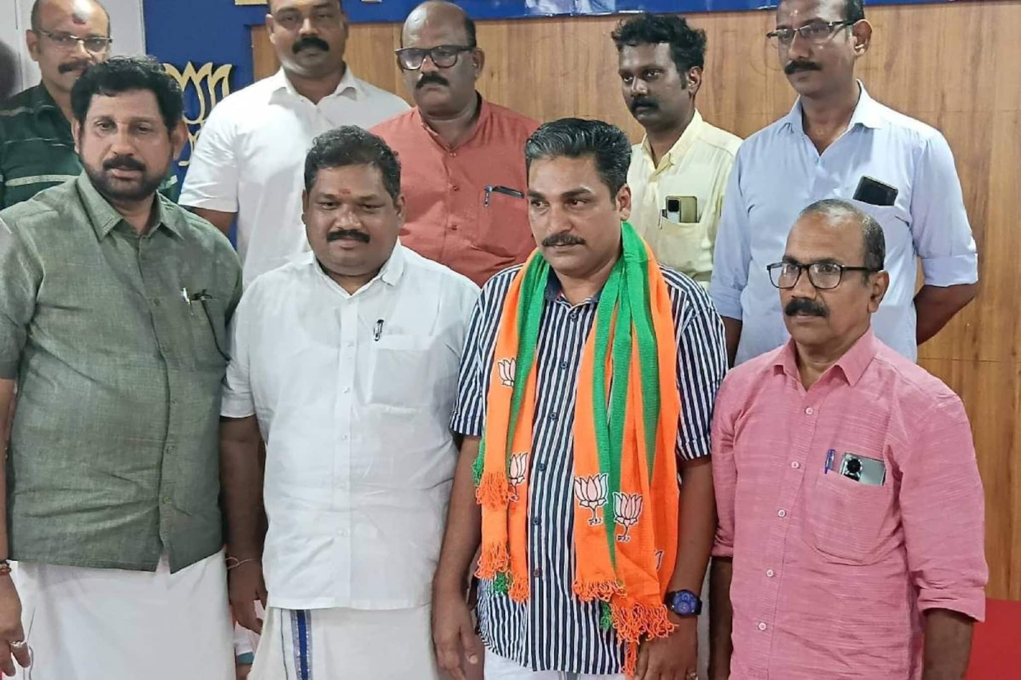 'ബിജെപിയുടെ ദേശീയതയില് ആകൃഷ്ടനായി'കണ്ണൂരില് മുസ്ലിം ലീഗ് നേതാവ് ബിജെപിയില് ചേര്ന്നു 'ബിജെപിയുടെ ദേശീയതയില് ആകൃഷ്ടനായി'കണ്ണൂരില് മുസ്ലിം ലീഗ് നേതാവ് ബിജെപിയില് ചേര്ന്നു