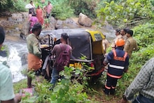 സ്കൂൾ വിദ്യാർത്ഥികളുമായി പോയ ഓട്ടോറിക്ഷ തോട്ടിലേക്ക് മറിഞ്ഞ് 2 കുട്ടികൾ മരിച്ചു