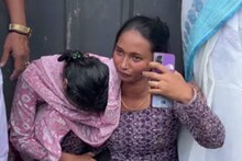 ട്രെയിനില്‍നിന്ന് തള്ളിയിട്ട യുവതിയുടെ ദേഹത്ത് 20 മുറിവുകളെന്ന് അമ്മ; ചികിത്സയില്‍ തൃപ്തരല്ലെന്ന് കുടുംബം