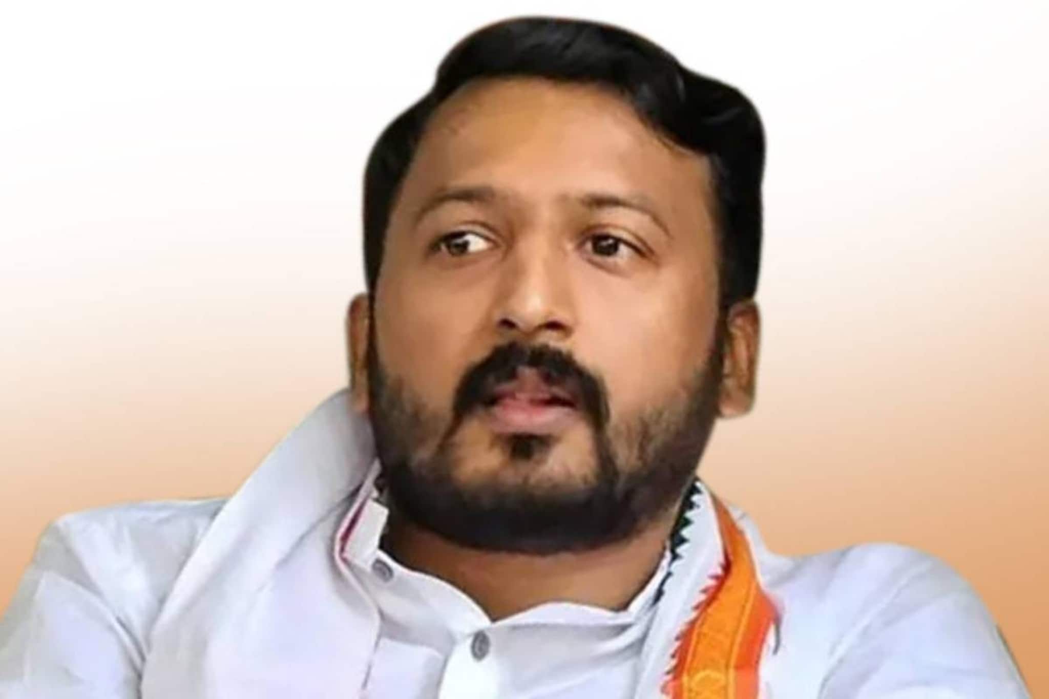 'ഹൂ കെയേഴ്സ്' രാഹുൽ മാങ്കൂട്ടത്തിലിന്റെ ജീവിതത്തിലെ നവംബർ; പദവി മുതൽ പതനം വരെയുള്ള നാൾവഴികൾ 'ഹൂ കെയേഴ്സ്' രാഹുൽ മാങ്കൂട്ടത്തിലിന്റെ ജീവിതത്തിലെ നവംബർ; പദവി മുതൽ പതനം വരെയുള്ള നാൾവഴികൾ