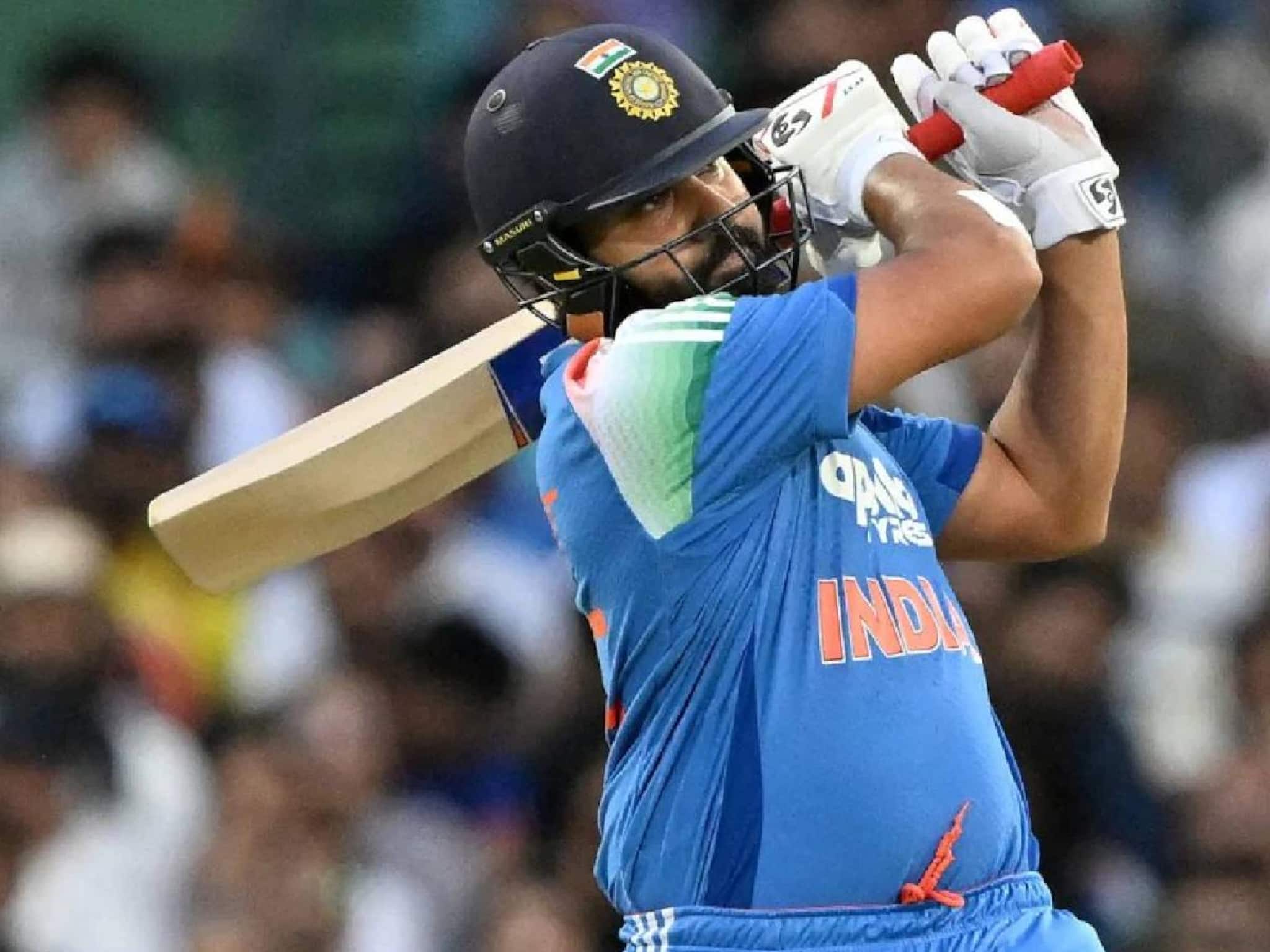 ഏകദിനത്തിൽ ഏറ്റവും കൂടുതൽ സിക്സറുകൾക്ക് ലോക റെക്കോർഡ് ഹിറ്റ് മാൻ രോഹിത് ശർമ്മയുടെ പേരിൽ