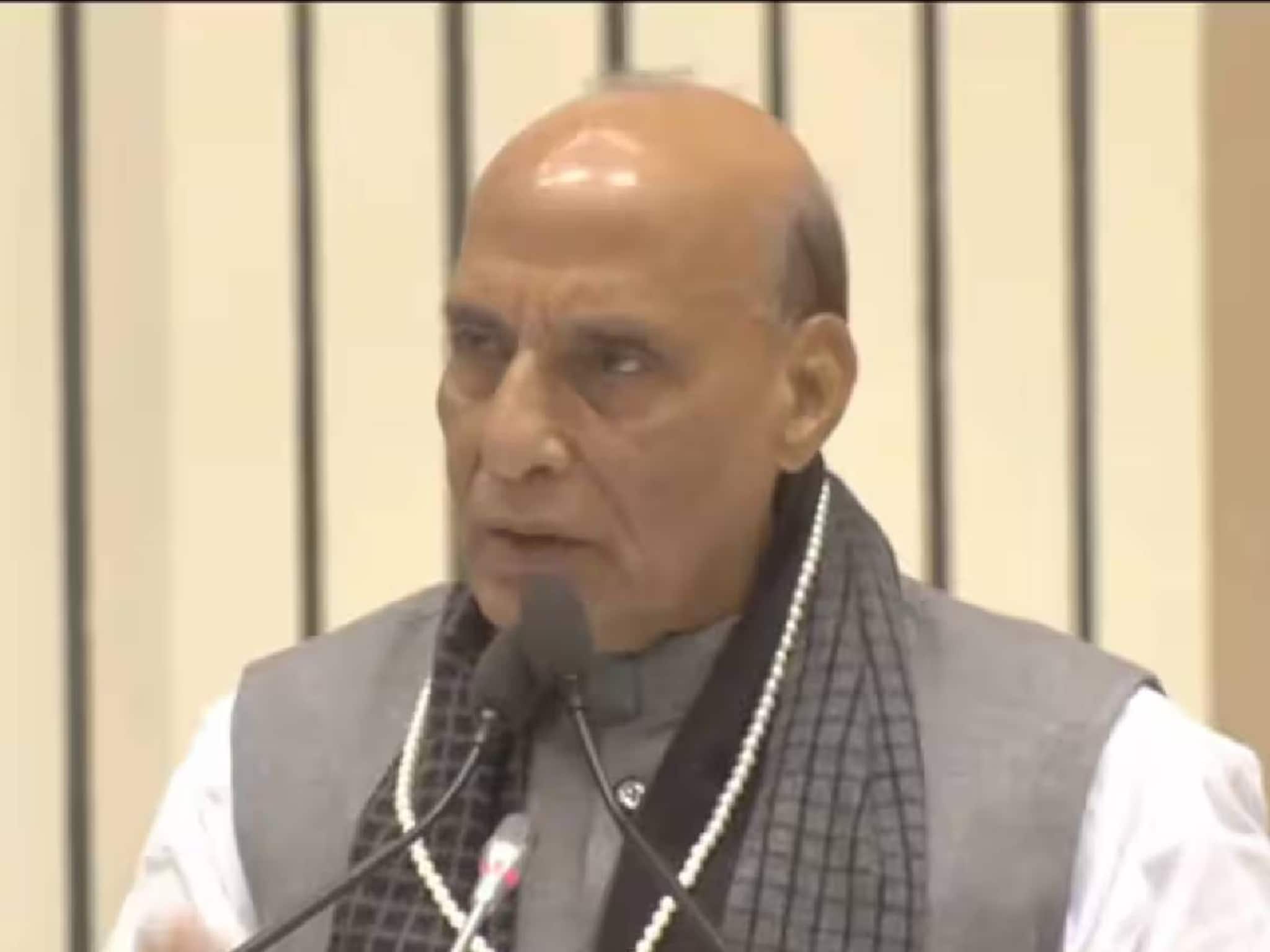 'സിന്ധ് വീണ്ടും ഇന്ത്യയുടെ ഭാഗമായേക്കാം;അതിർത്തികൾ മാറിയേക്കാം'; പ്രതിരോധ മന്ത്രി രാജ്നാഥ് സിംഗ് 'സിന്ധ് വീണ്ടും ഇന്ത്യയുടെ ഭാഗമായേക്കാം;അതിർത്തികൾ മാറിയേക്കാം'; പ്രതിരോധ മന്ത്രി രാജ്നാഥ് സിംഗ്