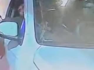 വാഹനം ഔദ്യോഗിക ട്രാന്‍സ്ഫര്‍ രേഖകളില്ലാതെ നാല് തവണ കൈമാറ്റം ചെയ്യപ്പെട്ടതായി പോലീസ്