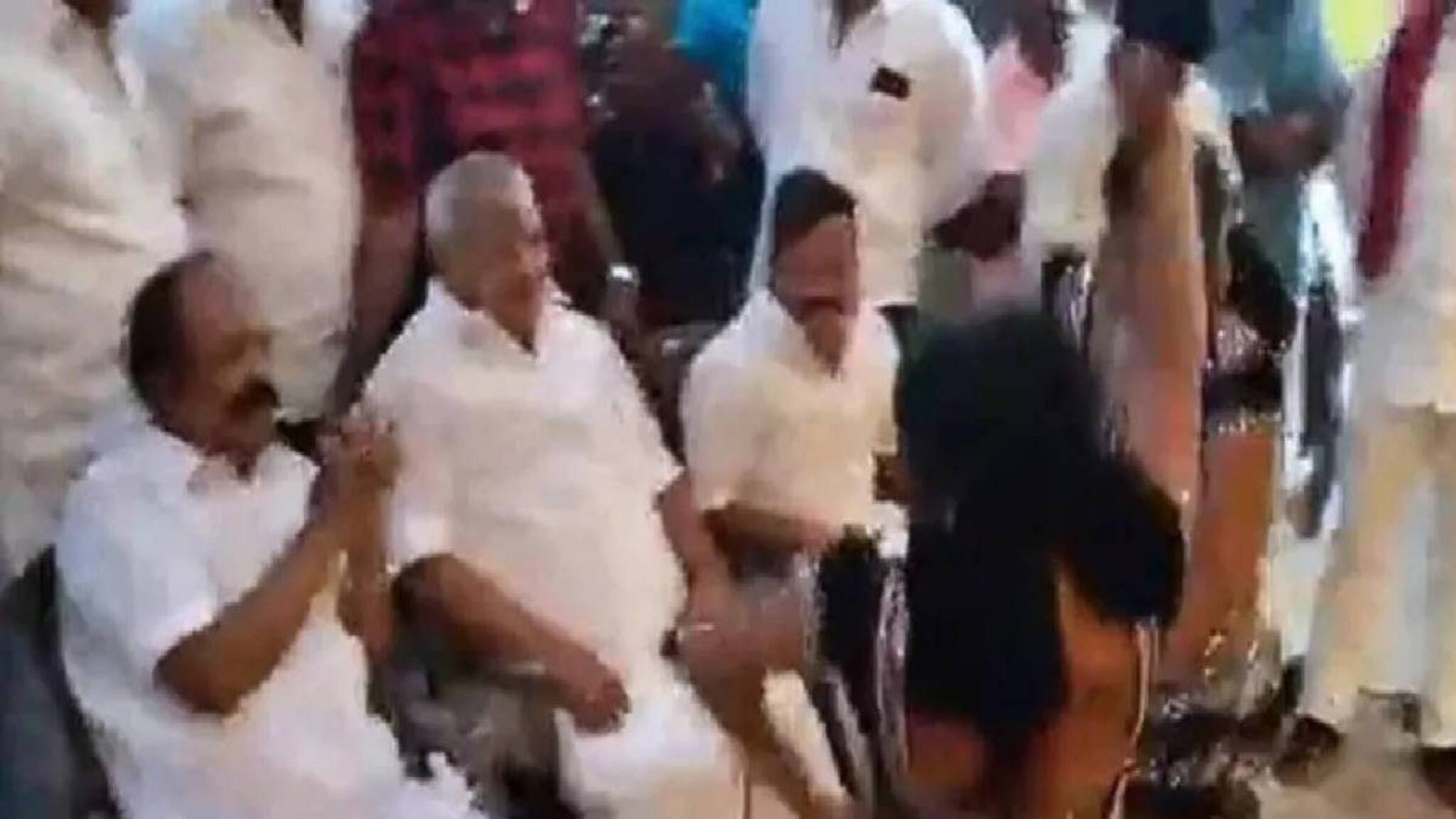തമിഴ്‌നാട്ടില്‍ ഉദയനിധി സ്റ്റാലിന്റെ ജന്മദിന പാര്‍ട്ടിയില്‍ മന്ത്രിയുടെ മുന്നില്‍ അർദ്ധനഗ്ന യുവതികളുടെ നൃത്തം
