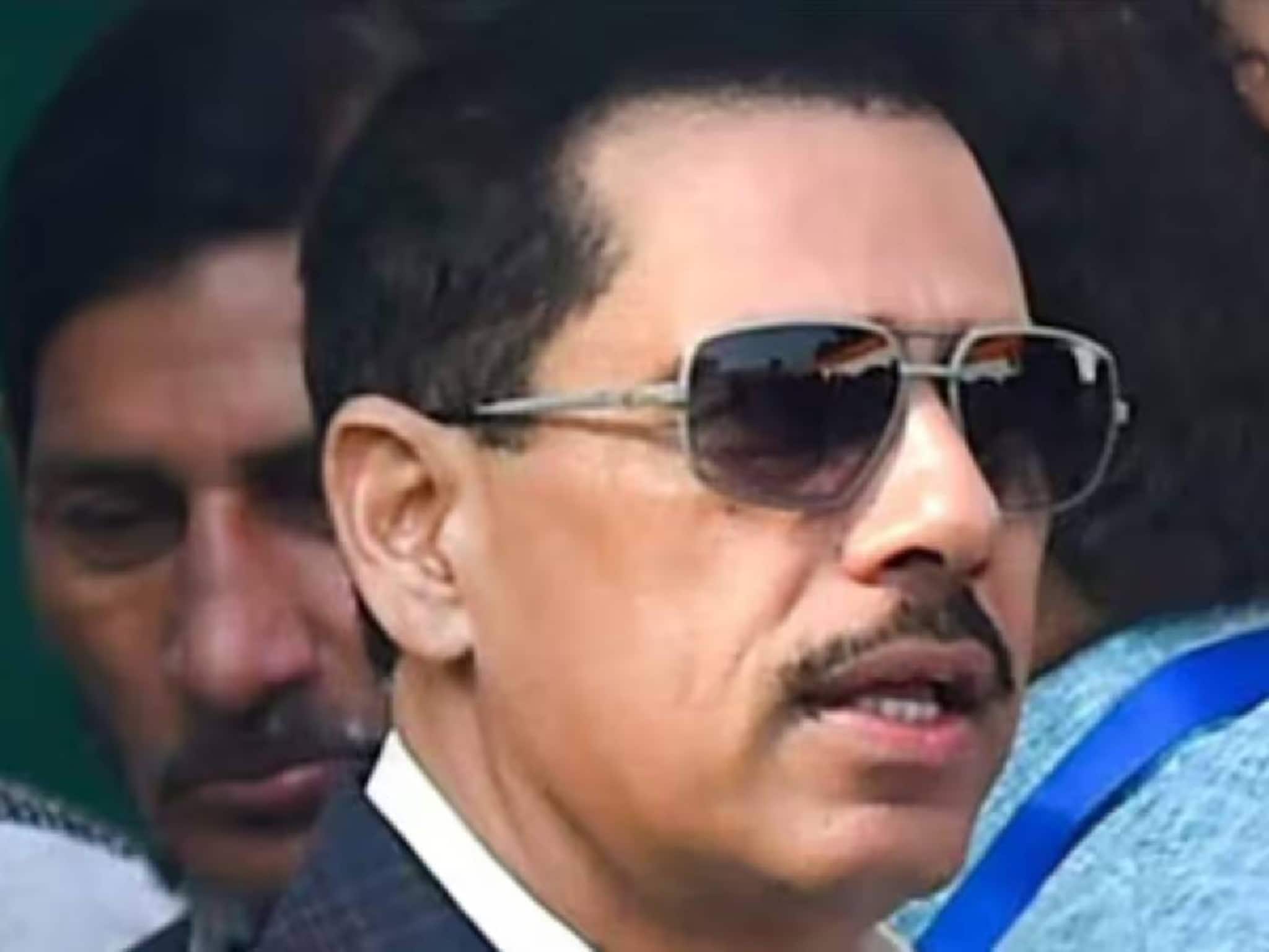 കള്ളപ്പണം വെളുപ്പിക്കൽ കേസിൽ പ്രിയങ്ക ഗാന്ധിയുടെ ഭർത്താവ് റോബർട്ട് വാദ്രയ്ക്കെതിരെ ഇഡി പുതിയ കുറ്റപത്രം സമർപ്പിച്ചു കള്ളപ്പണം വെളുപ്പിക്കൽ കേസിൽ പ്രിയങ്ക ഗാന്ധിയുടെ ഭർത്താവ് റോബർട്ട് വാദ്രയ്ക്കെതിരെ ഇഡി പുതിയ കുറ്റപത്രം സമർപ്പിച്ചു