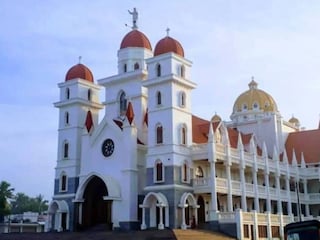 വെട്ടുകാട് മാദ്രെ ദെ ദേവൂസ് ദേവാലയം വെട്ടുകാട് മാദ്രെ ദെ ദേവൂസ് ദേവാലയം